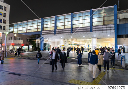 “東京”赤羽車站前城市風光 “東京”赤羽車站前城市風光 97694975