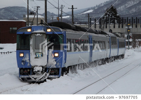 Limited Express Taisetsu (Kiha 183 series diesel train: Asahikawa ⇔ Abashiri) Limited Express Taisetsu (Kiha 183 series diesel train: Asahikawa ⇔ Abashiri) 97697705