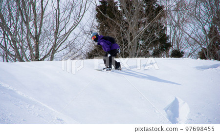 Snowboarder in the south area of GALA Yuzawa Ski Resort in Yuzawa Town, Minami Uonuma District, Niigata Prefecture Snowboarder in the south area of GALA Yuzawa Ski Resort in Yuzawa Town, Minami Uonuma District, Niigata Prefecture 97698455