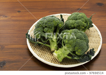 碗裡的西蘭花 97698514