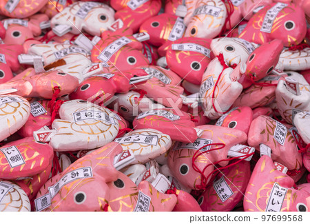 【埼玉/川越】川越冰川神社的一群相得益彰的鯛魚mikuji特寫。 【埼玉/川越】川越冰川神社的一群相得益彰的鯛魚mikuji特寫。 97699568