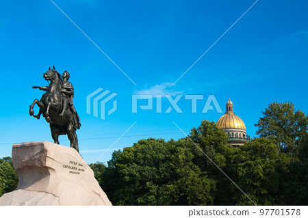 St.-Peterburg 24 april 2011 sun day: St. Isaac's Cathedral. 97701578