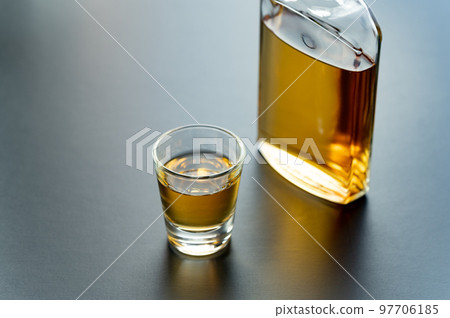 whiskey straight one shot 97706185