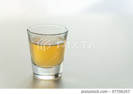 whiskey straight one shot 97706267