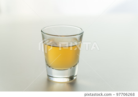 whiskey straight one shot 97706268