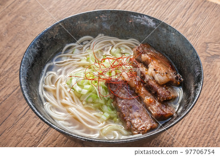 台灣麵條菜牛肉麵 台灣麵條菜牛肉麵 97706754
