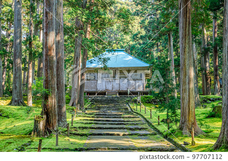 福井縣胜山市秋天的平泉寺白山神社 97707112