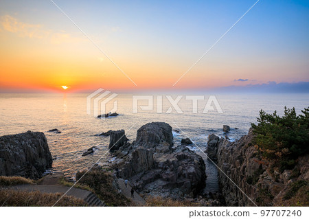 Sunset and Tojinbo Sakai City, Fukui Prefecture Sunset and Tojinbo Sakai City, Fukui Prefecture 97707240
