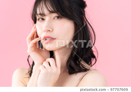 Female beauty beauty make-up skin care 97707609
