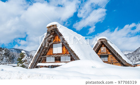 Shirakawago (winter) 97708319