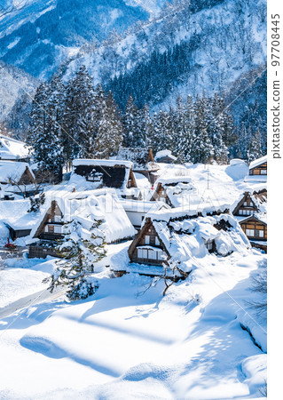 Ainokura Gassho-zukuri Village (Winter) 97708445