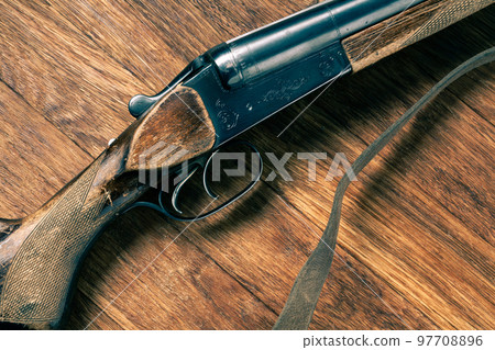 Antique 16 gauge break-action smooth-bored shotgun. Antique 16 gauge break-action smooth-bored shotgun. 97708896