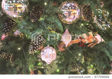 23 Dec 2022 Christmas decorations at shopping mall, hong kong 23 Dec 2022 Christmas decorations at shopping mall, hong kong 97709066
