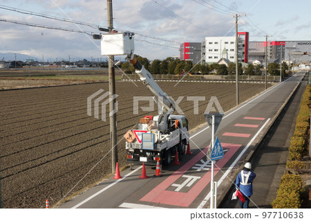 電話線工作 高處工作 97710638