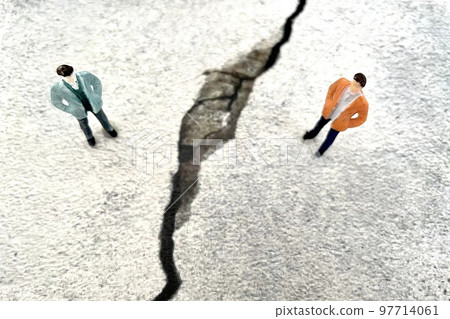 不合得來的男人 有差異的兩個人 不合得來的男人 有差異的兩個人 97714061