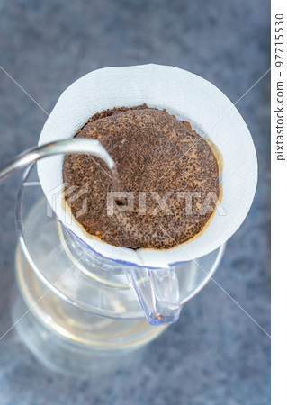 咖啡手衝咖啡HARIO V60萃取鳥瞰圖 97715530