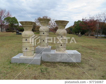 Seishin Chuo Park 牽牛花埴輪 97716067