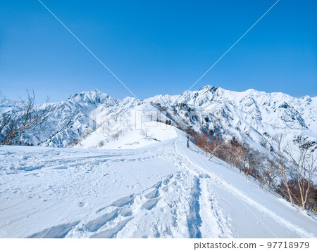 冬季的東見嶺登山：眺望鹿島矢立岳和五龍山 97718979