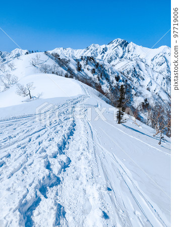 冬季多米嶺徒步旅行：五龍山的景色 97719006