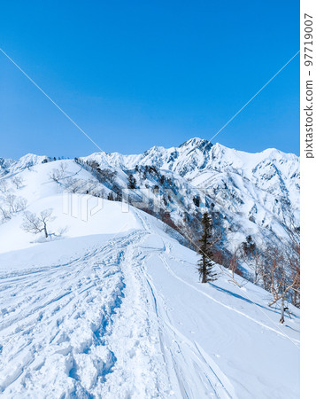 Winter Tomi Ridge Trekking: View of Mt. Goryu 97719007