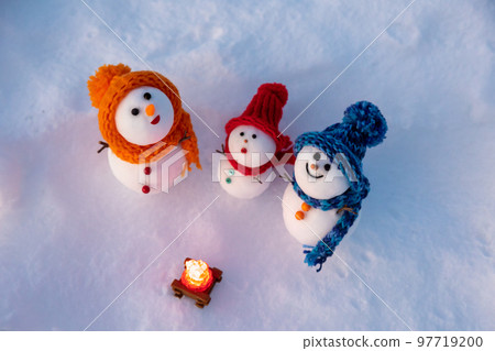 冬季營火雪人家庭 97719200