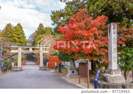 Sendai Toshogu Shrine Stone Torii Important Cultural Property Company Mark Miyagi Prefecture's Oldest Stone Torii Autumn Leaves 97719563