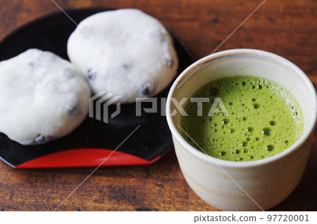Matcha and Daifuku 97720001