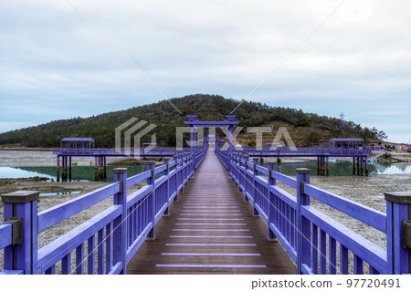 Sinan purple islands in winter Sinan purple islands in winter 97720491