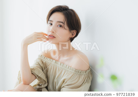 Beauty image Short hair woman 97721839