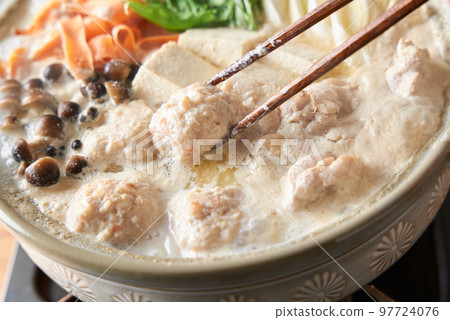 Sesame soy milk pot 97724076