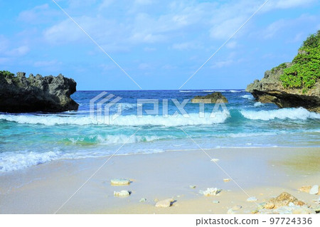 You will never get tired of looking at the beach of Manza, Okinawa 97724336