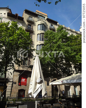 Antoni Gaudi Antoni Gaudi 97725055