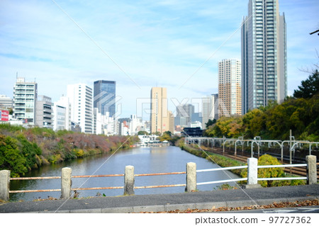 [Shinjuku Ward] Calm scenery of Tokyo in winter 97727362