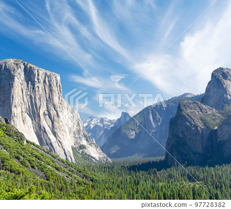 El Capitan mountain in Yosemite National Park 97728382