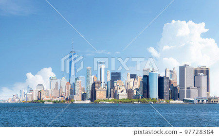 New York City skyline 97728384