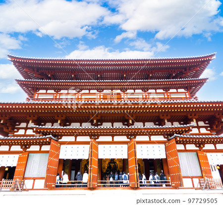 奈良縣的世界文化遺產“藥師寺近堂（古代奈良文化財產）” 97729505