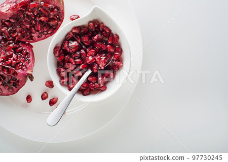 Pomegranate 97730245
