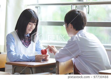 高中學生夫婦 97730488