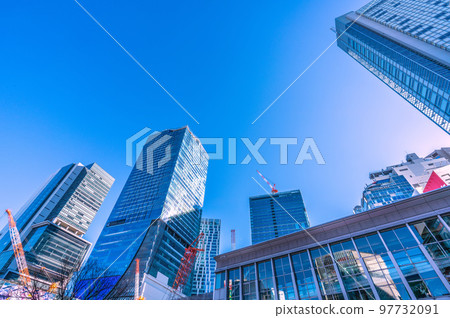 The 6 buildings of the Tokyo cityscape in Japan have finally been completed, and a new era in Shibuya has begun! QFRONT = December 27 on the window glass 97732091