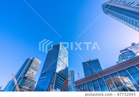 The 6 buildings of the Tokyo cityscape in Japan have finally been completed, and a new era in Shibuya has begun! QFRONT = December 27 on the window glass 97732093