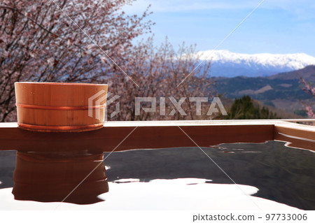 An open-air bath with a spectacular view of nature An open-air bath with a spectacular view of nature 97733006