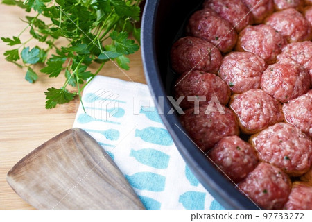 Albondigas Spanish-style Meatballs Albondigas Spanish-style Meatballs 97733272