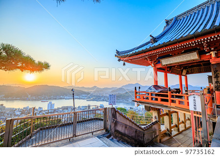 廣島縣尾道市千光寺的日出和秋天 97735162