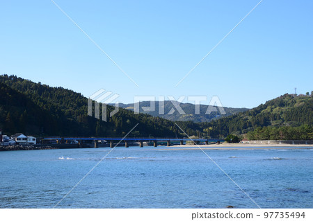 Iron bridge over the Hosoda River 97735494
