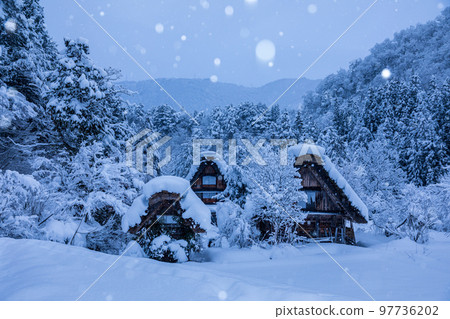 Shirakawa-go, a World Heritage site with winter scenery Shirakawa Village, Gifu Prefecture Shirakawa-go, a World Heritage site with winter scenery Shirakawa Village, Gifu Prefecture 97736202