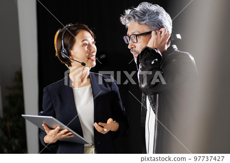 幕後工作的人 97737427