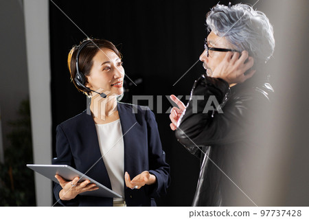 幕後工作的人 97737428