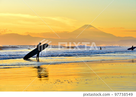 Shonan surfers and Kugenuma beach evening view 97738549