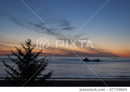 Sea at sunset 97739604