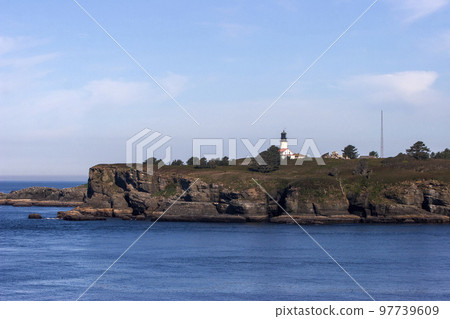 與燈塔的海景 與燈塔的海景 97739609